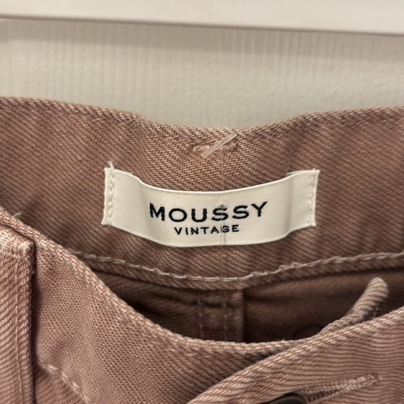 Moussy Vintage Emery High-Rise Straight-Leg Jeans in Beige - Picture 6 of 10